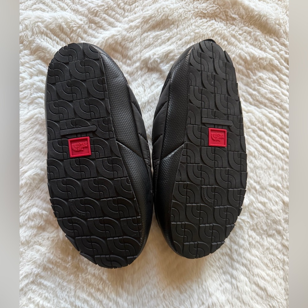 Women’s The North Face Thermoball Traction Mules Size 8 - Picture 5 of 6